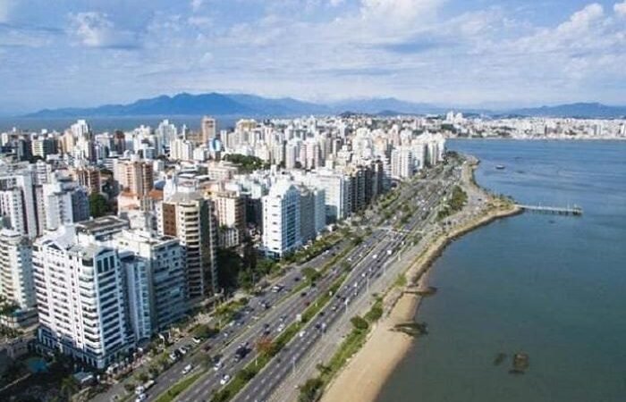 Santa Catarina acelera inovação com Jornada IBID 2030 lançada no Startup Summit