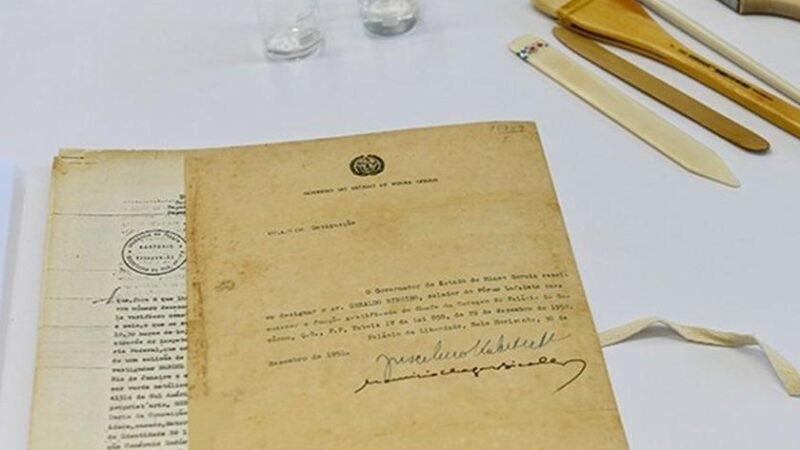 Senado restaura e entrega cinco cartas de Juscelino Kubitschek ao TJDF