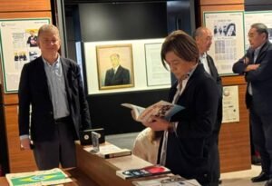 UnB recebe exposição que narra trajetória e desafios de brasileiros no Japão