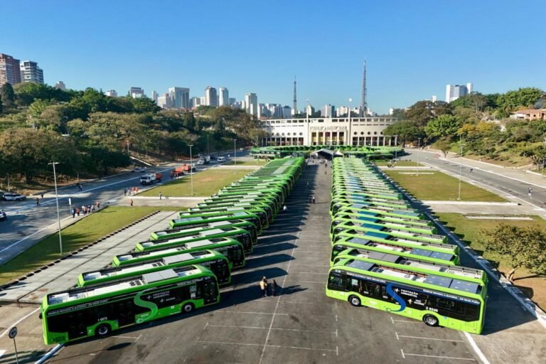 BYD emplaca quase três em cada quatro ônibus elétricos no Brasil em julho