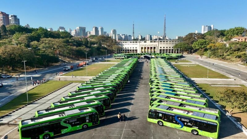 BYD emplaca quase três em cada quatro ônibus elétricos no Brasil em julho