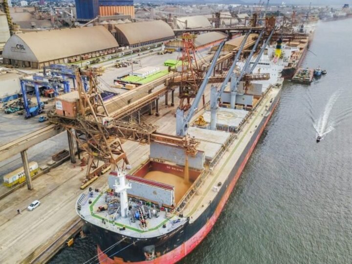 Crédito de R$ 18,5 bilhões ajuda exportadores brasileiros afetados pelo “tarifaço” dos EUA