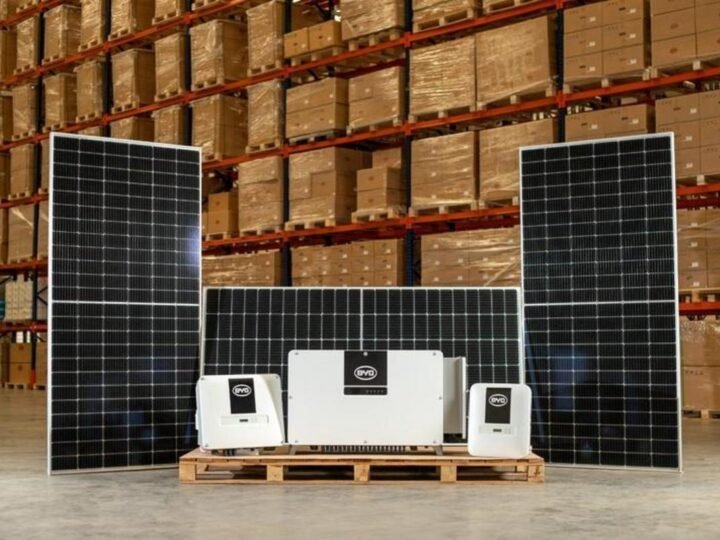 Da garagem ao telhado: BYD democratiza energia limpa com venda de kits solares nas concessionárias
