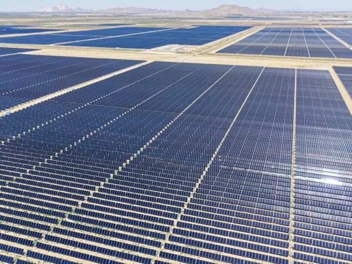 Energia limpa cresce em ritmo recorde nos EUA apesar de bloqueios de Trump