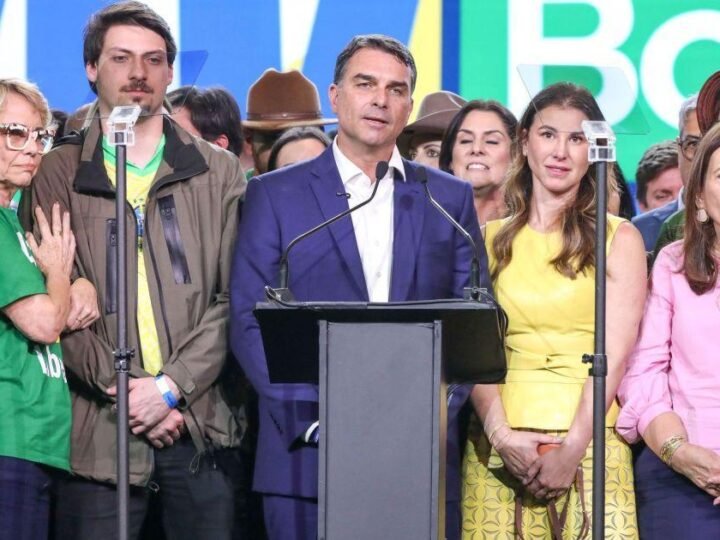 Flávio Bolsonaro propõe revisar regras para exploração de gás por fracking no Brasil