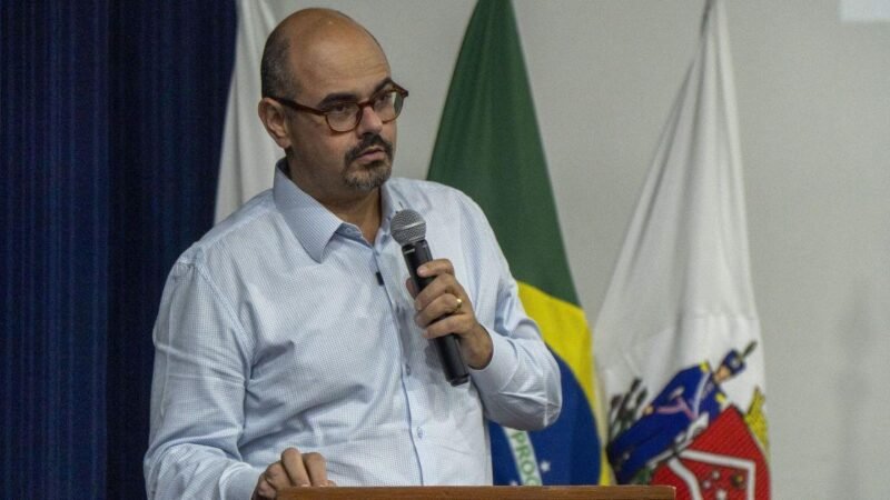 Governador de Minas propõe mudar CEO da Cemig em meio a suspeitas de corrupção