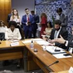 Hugo Motta vota hoje PL que reduz impostos federais sobre combustíveis