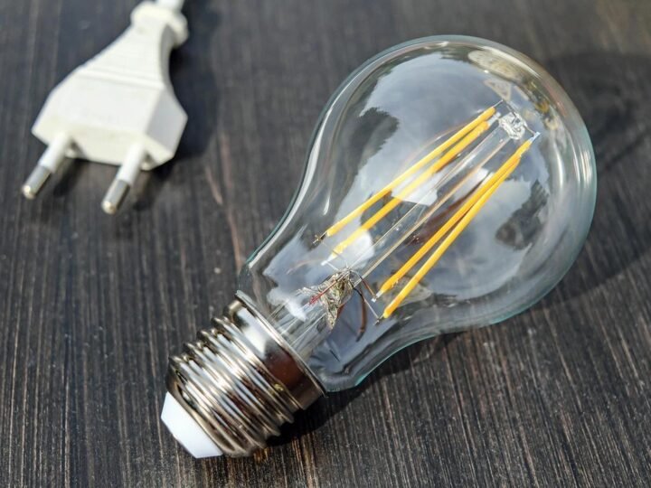 Idec alerta que mudanças em projeto de lei podem encarecer conta de luz