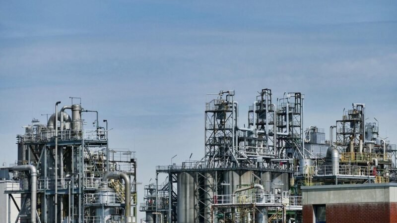 Justiça suspende contratos de exploração de petróleo mas mantém leilão da ANP