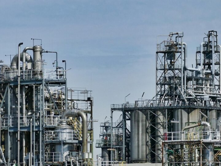 Justiça suspende imposto de exportação de petróleo para associadas da ABEP e barra novas prorrogações