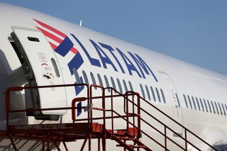 Latam obtém US$505 milhões para incorporar 11 aeronaves, 400 milhões sustentáveis, entregas 2026