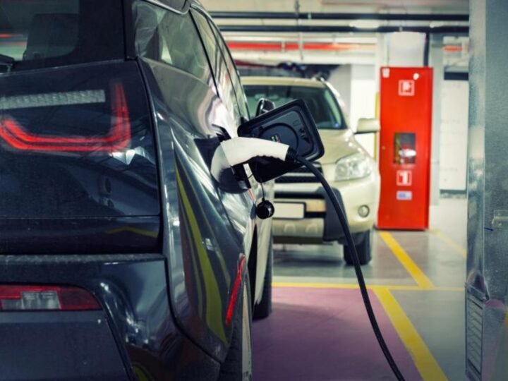 Leis de segurança e indenização mínima de R$ 500 mil para falhas em carros elétricos