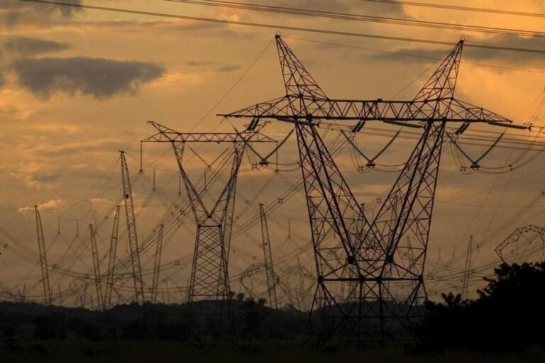 ONS reduz previsão de carga de energia no Brasil julho para 1,7% crescimento anual