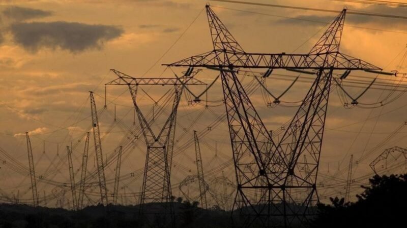 ONS reduz previsão de carga de energia no Brasil julho para 1,7% crescimento anual