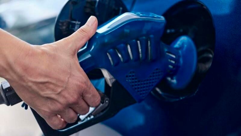 Preços dos Combustíveis mantêm trajetória de queda em agosto, e etanol amplia vantagem sobre gasolina, aponta Veloe/Fipe
