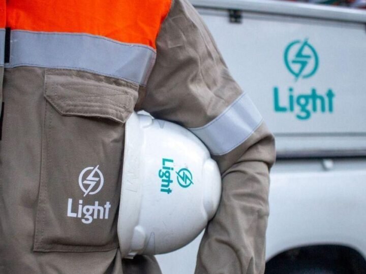 Prejuízo líquido de R$ 252 milhões marca queda na Light no 2º trimestre