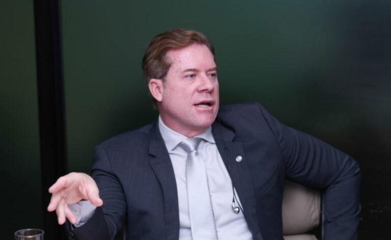 Projeto Lei 1338/25 cria Passaporte Verde com incentivos fiscais para empresas que usam energia renovável
