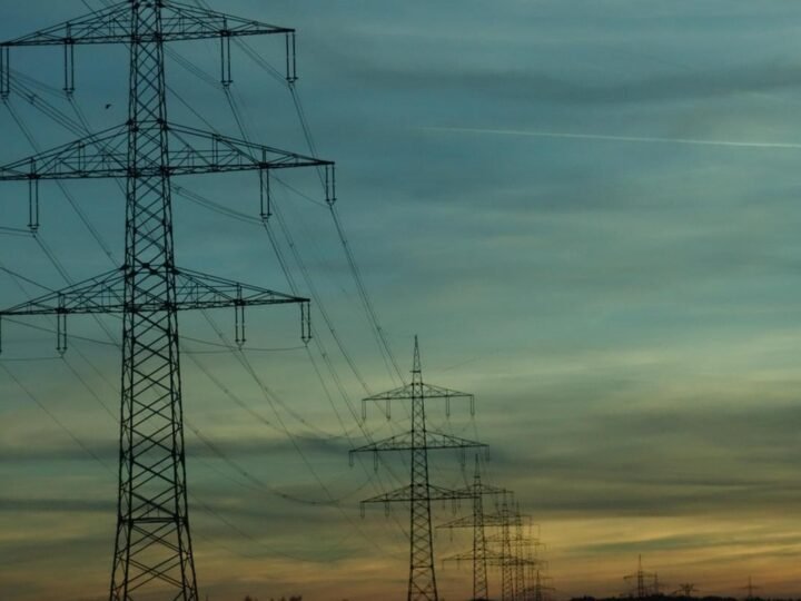 Saturação da rede força Pacto Energia a desistir de 4,34 GW em solares