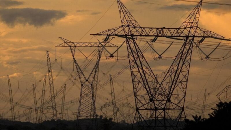 Setor elétrico apresenta 50 propostas de consenso para governar energia no próximo governo