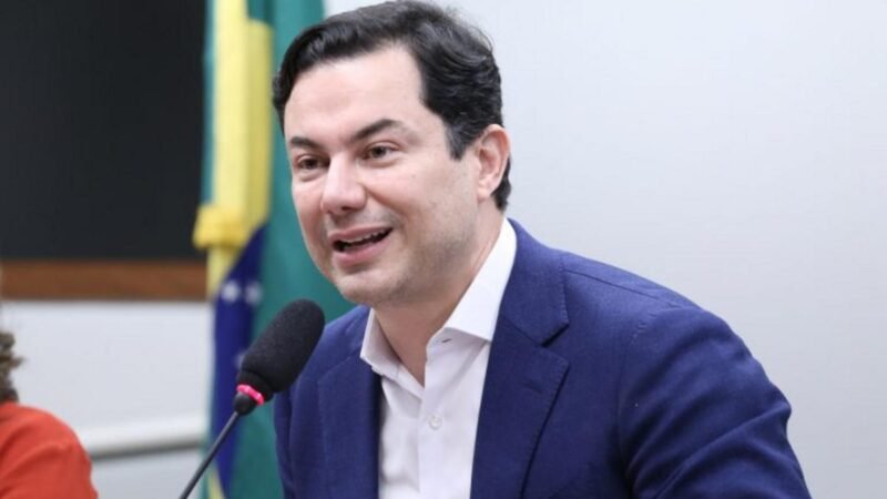Título reescrito: Governo obriga reciclagem de equipamentos de energia renovável