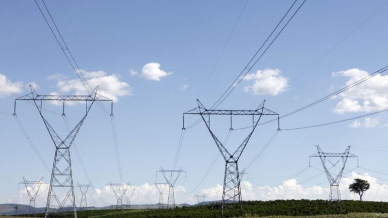 Transmissão de energia enfrenta extremos climáticos exigindo modernização e coordenação regulatória