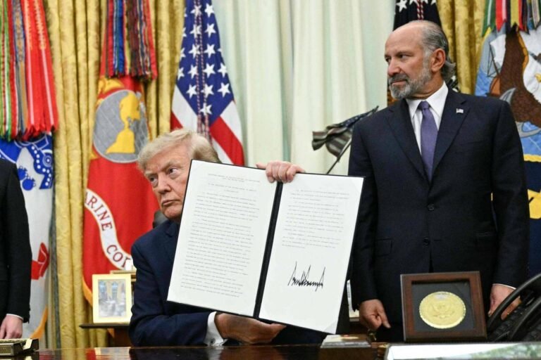 Trump impõe tarifa de 15% sobre polissilício para proteger indústria de chips e energia solar