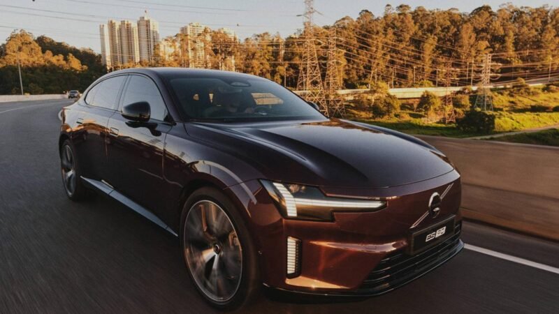 Volvo ES90 sedã elétrico de luxo acelera em 4,1s e exibe utilitário esportivo