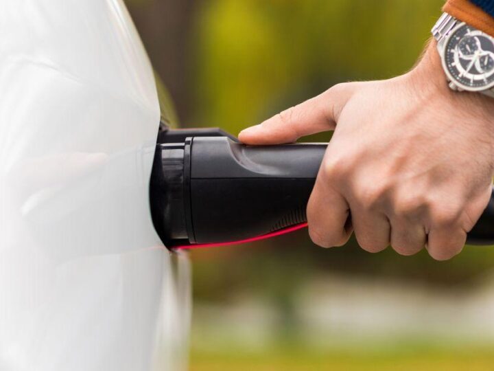 Frota brasileira terá 31% de veículos elétricos em 2035 consumo de combustíveis cai 20%